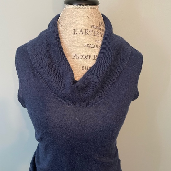 Blue sleeveless sweater cowl/turtle neck - Picture 2 of 5